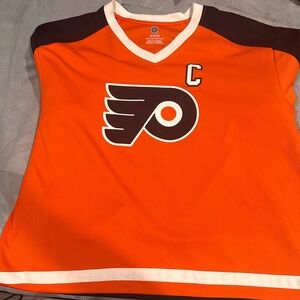 Philadelphia Flyers Claude Giroux #28 Jersey - Official NHL Vintage Hockey Top